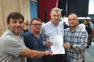 PREFEITO, VICE E AGRICULTORES PARTICIPAM DE REUNIÃO COM O SENADOR HEINZE EM DEFESA DOS PRODUTORES RURAIS