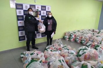 Município distribui cestas básicas para a comunidade