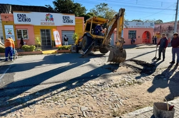ADMINISTRAÇÃO MUNICIPAL INICIA CONSTRUÇÃO DE PASSARELA ELEVADA 