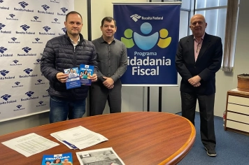 PREFEITO RICARDO REALIZA VISITA À RECEITA FEDERAL 