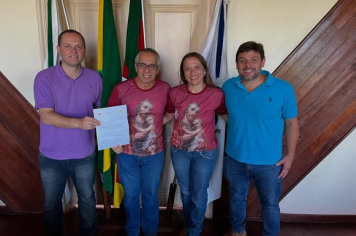 EXECUTIVO RECEBE CONVITE PARA FESTA DO PADROEIRO