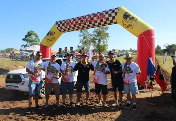 Força, disciplina e superação marcaram o campeonato de fisiculturismo, organizado por Rafa Loko junto de sua equipe, com equipamentos fornecidos pela Academia Arena. Atletas demonstraram todo o seu esforço e dedicação em uma competição de alto nível que i