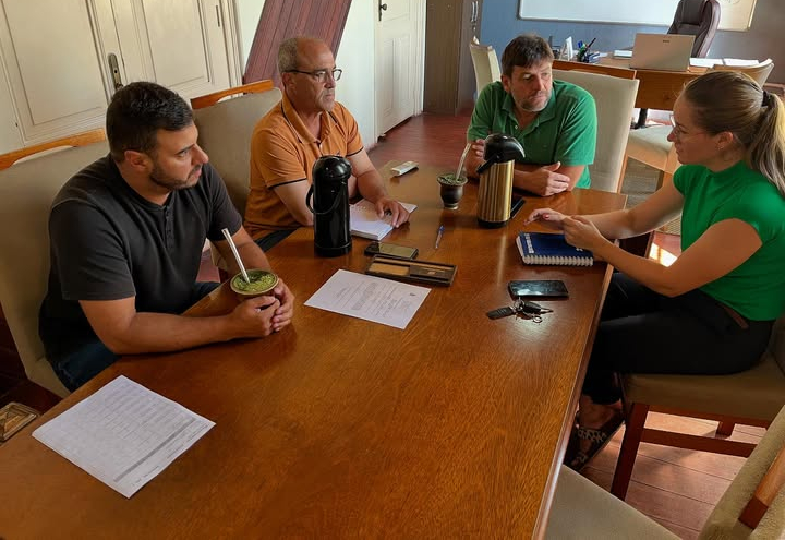 MUNICÍPIO E EMATER DISCUTEM AÇÕES NO PROGRAMA DE CISTERNAS
