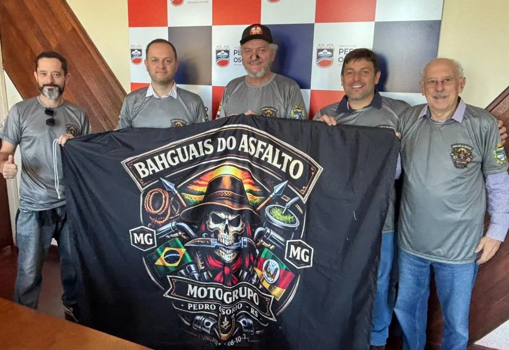 Bahguais do Asfalto visitam a Prefeitura