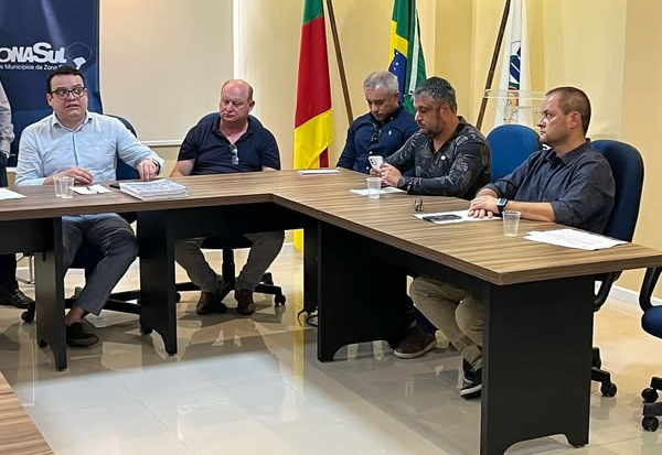 PREFEITO RICARDO ALVES INTEGRA CHAPA ELEITA PARA A GESTÃO DA AZONASUL