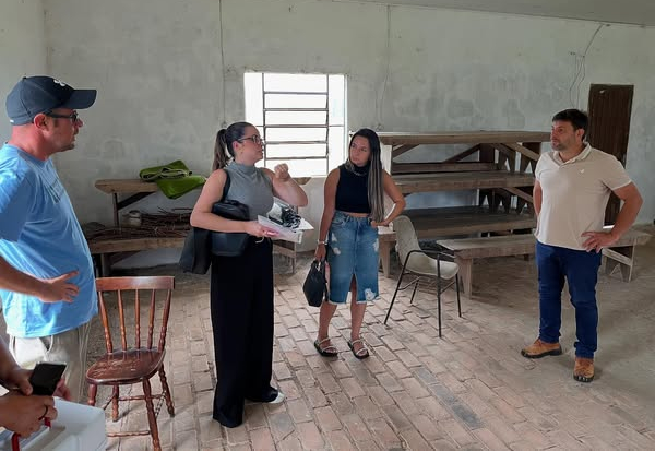 PREFEITURA E CÂMARA VISITAM INTERIOR DO MUNICÍPIO