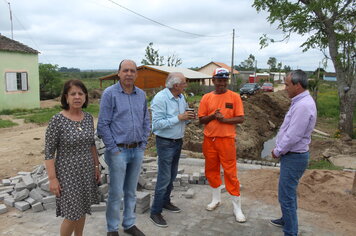 Começou a obra de pavimentação da rua Santos Dumont